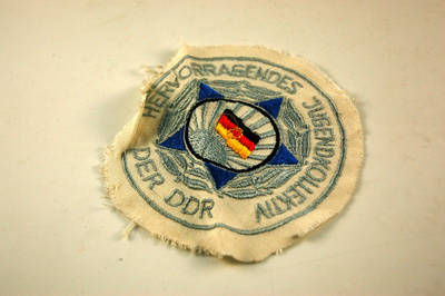 Abzeichen des Ehrentitels "Hervorragendes Jugendkollektiv der DDR"