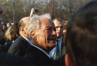 Walter Momper und Willy Brandt am Brandenburger Tor