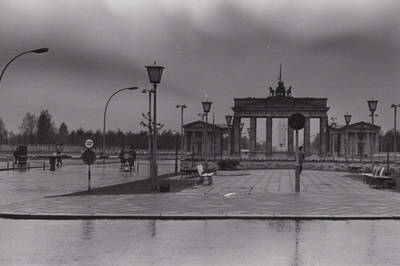 Brandenburger Tor und Pariser Platz am 1. Mai