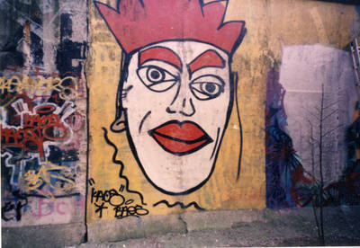 Mauerreste mit Graffiti
