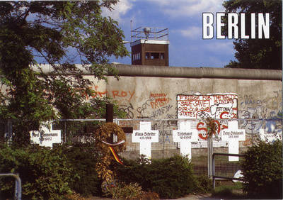 Gedenkort Weiße Kreuze, Grenzmauer 75 und Wachturm am Friedrich-Ebert-Platz