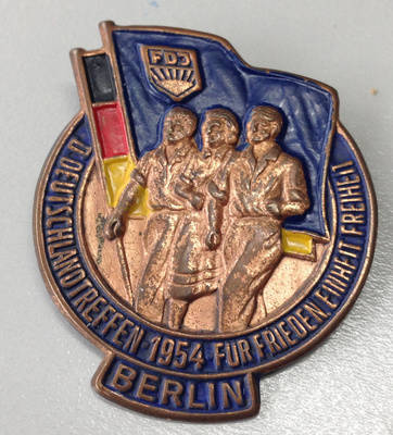 FDJ-Abzeichen Deutschlandtreffen der Jugend in Berlin 1954