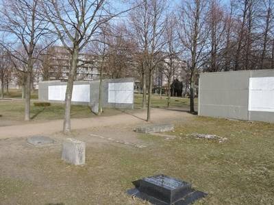 Hinterlandmauer auf dem Invalidenfriedhof;